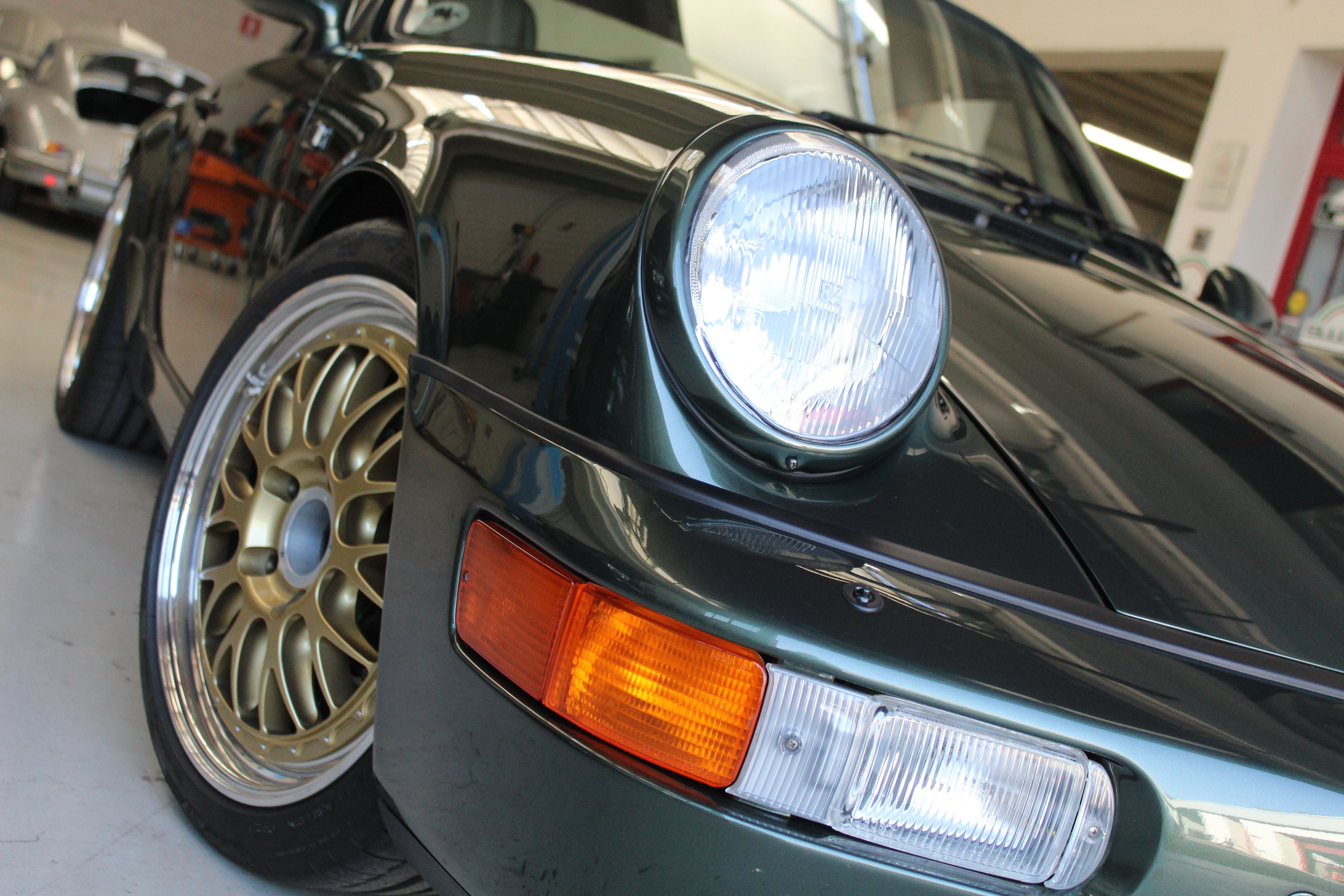 Porsche 964 restomod