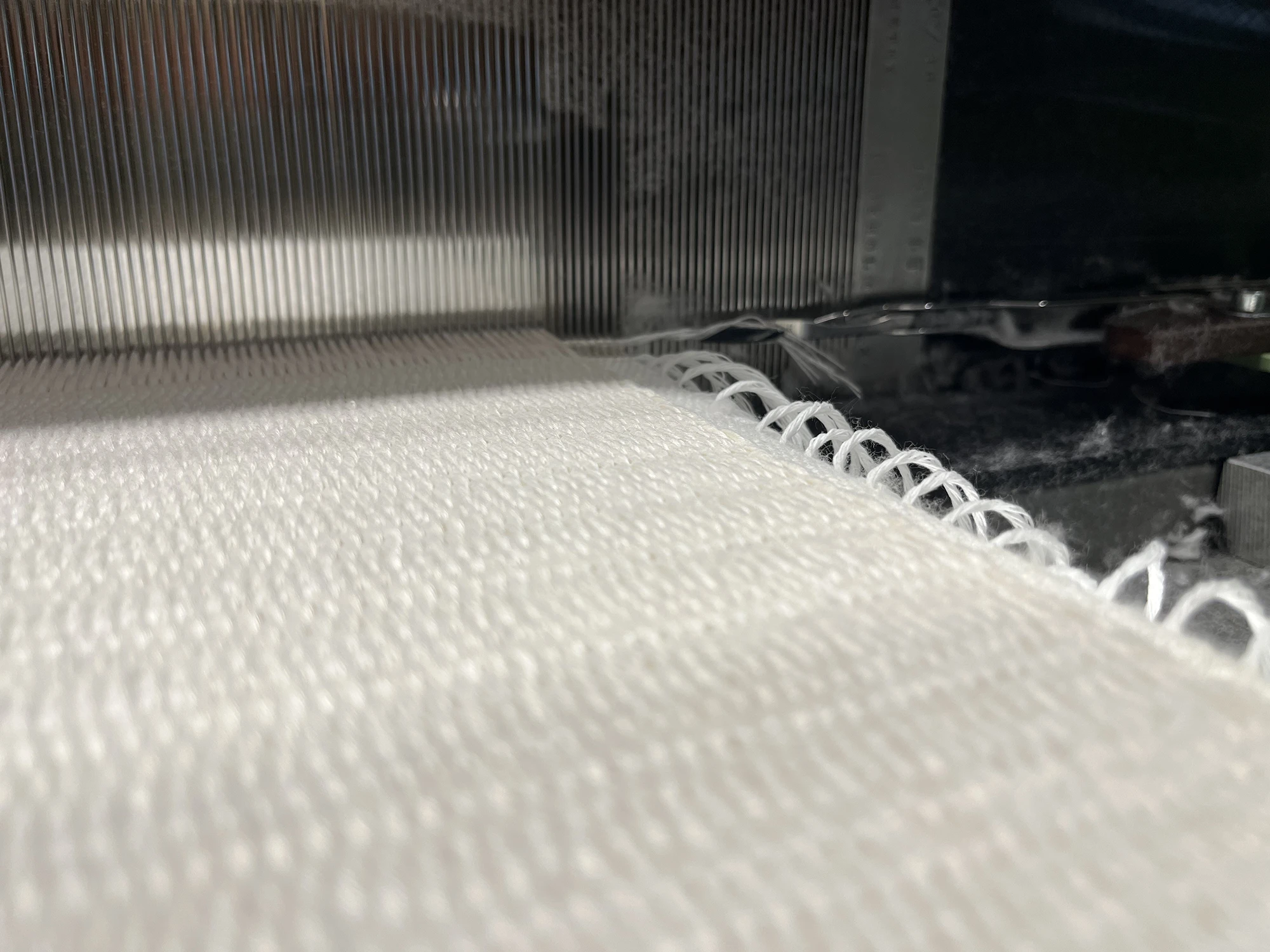 Looms synthetic fabrics